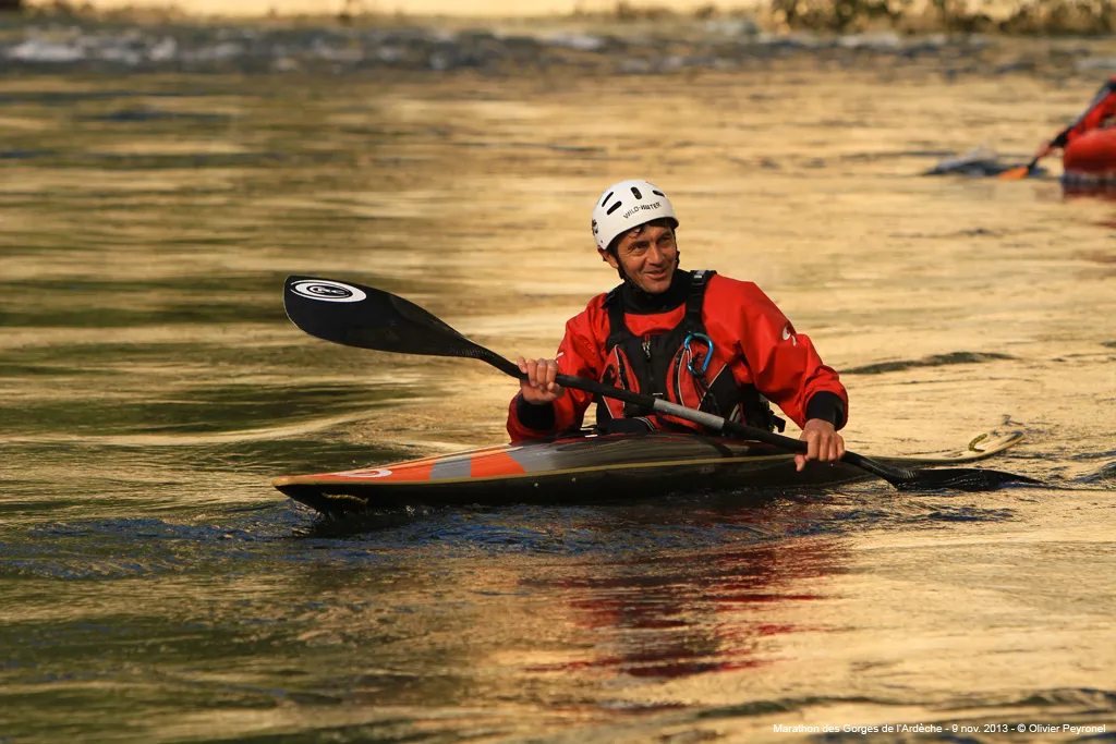 edmond-gayral-guide-moniteur-bateau-canoe-kayak-ardeche-cevennes